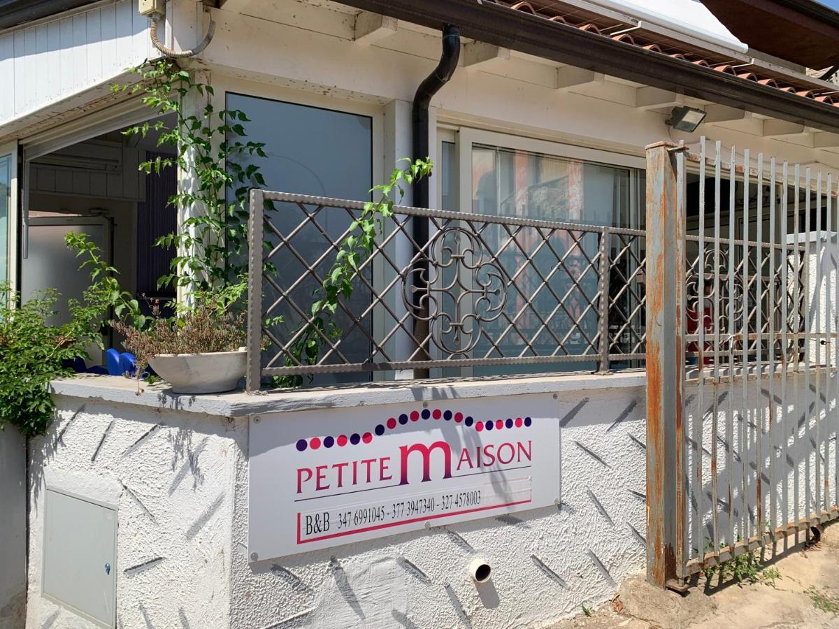 B&B Petite Maison Posada  Esterno foto